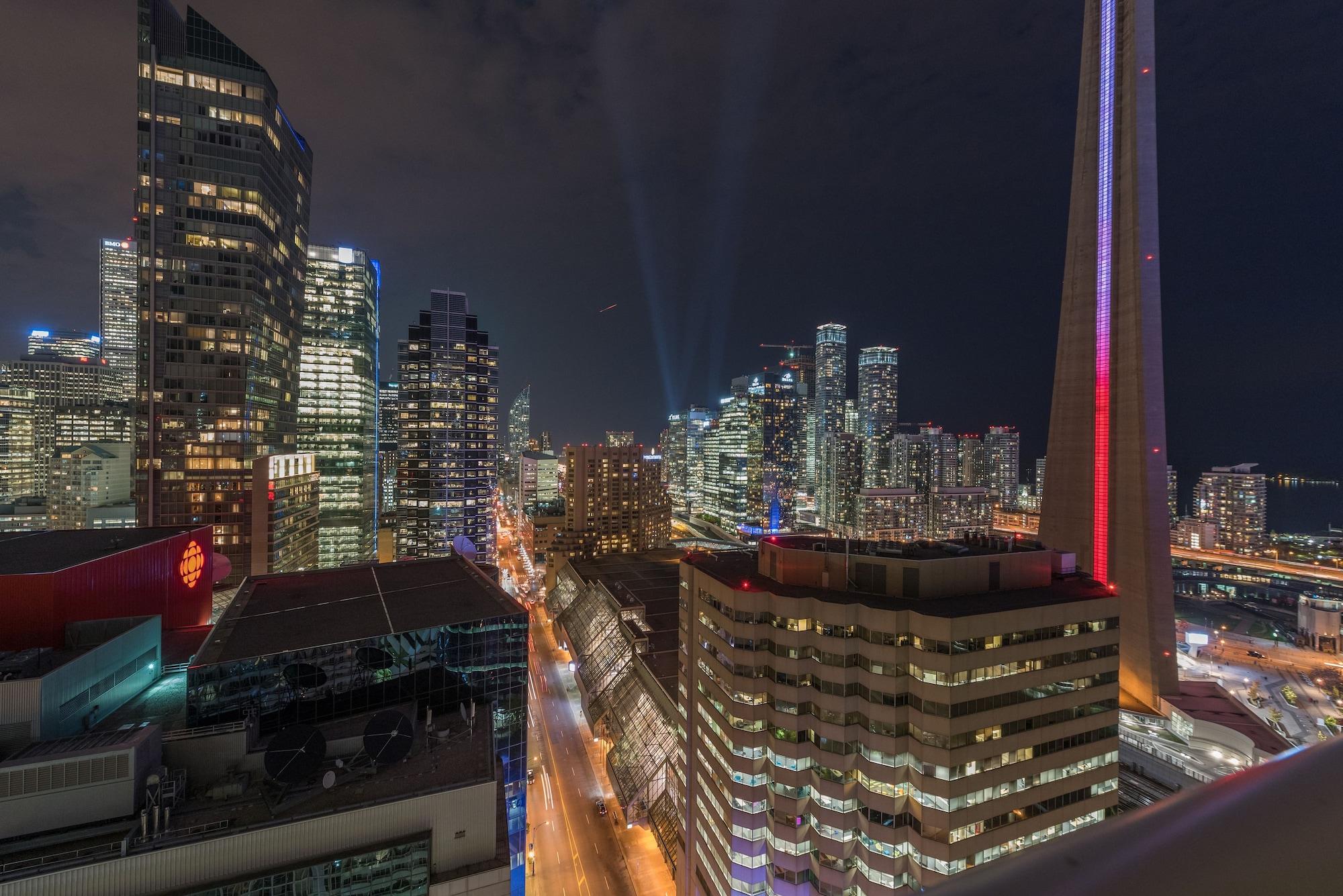 Grand Royal Condos - Cn Tower Toronto Exterior foto