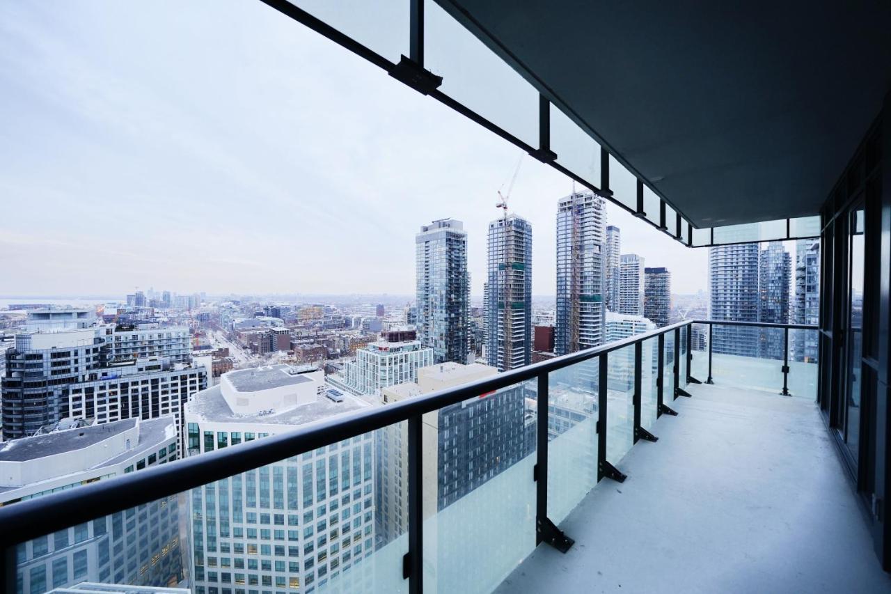 Grand Royal Condos - Cn Tower Toronto Exterior foto