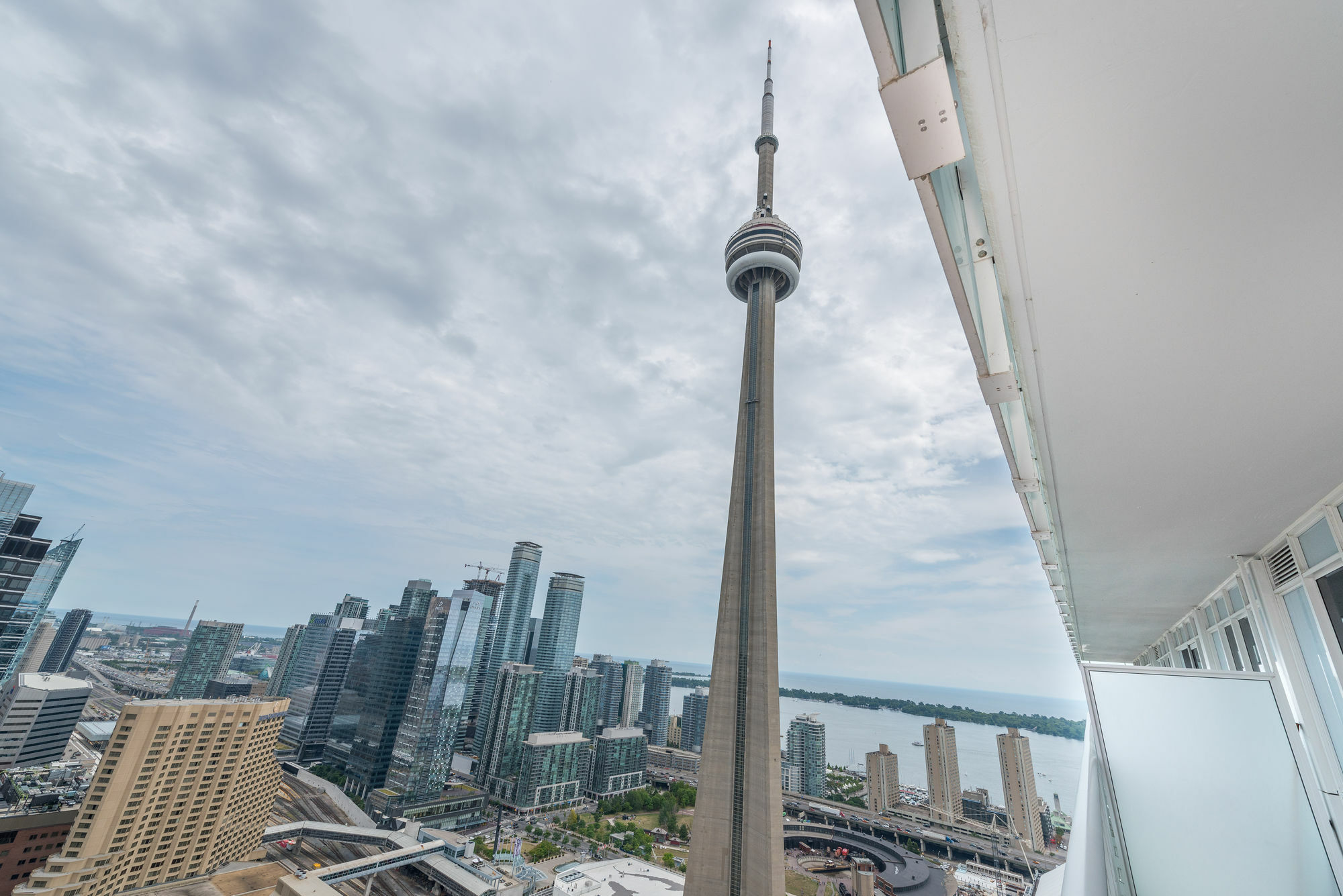 Grand Royal Condos - Cn Tower Toronto Exterior foto